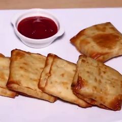 A picture of Creamy Box patties.