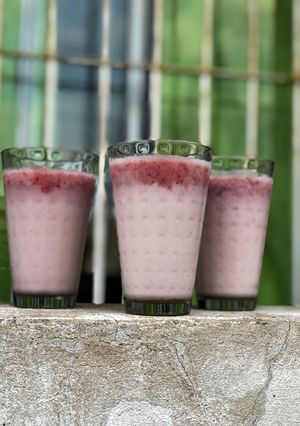 Una foto de Frapucchino de frutilla sencillo🍓🍓🍓🍸