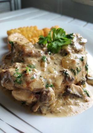 Une photo de Poulet aux champignons et crème de parmesan