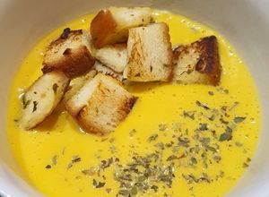Foto resep Pumpkin Soup with Crouton alias garlic bread