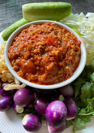 A picture of Keto Nam Prik Ong with Pork.
