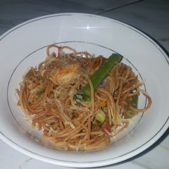 A picture of Fried spaghatti.