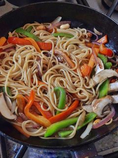 Una foto de Wok de fideos 🍜