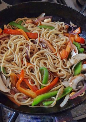 Una foto de Wok de fideos 🍜