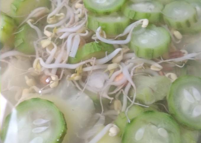 Resep Sayur Bening Oyong Dan Kecambah Oleh Yulia Kitchen Cookpad