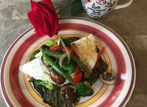 Una foto de Omelette de claras y vegetales