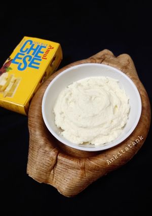 A picture of Instant homemade Cheese spread.