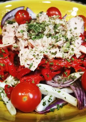 Foto principal de Ensalada de pimientos asados con atún y bulbo de anís