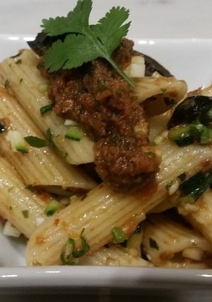 Une photo de Salade de penne au cavier de tomates séchées
