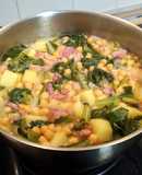 Aprovechando restos: codillo con acelgas, garbanzos y patatas