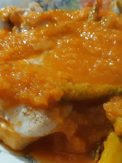Una foto de Cogotes de merluza con salsa de manzana, sidra y trigueros