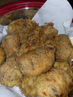 A picture of Potatoes with egg.