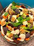Raw salad 🥗🩷🥗 σαλάτα ωμή με κουνουπίδι, μπρόκολα, μανιτάρια, γαλλική σαλάτα, καρύδια, cranberries