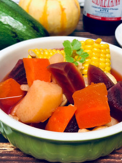 山藥玉米甜菜根腰果煲湯 的食譜成品照片