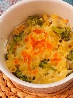 صورة لوصفة معكرونة بالبروكلي واللحم المفروم