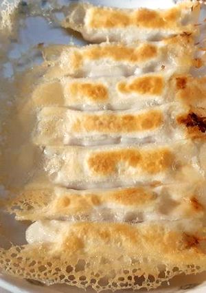 A picture of Potsticker Wrappers and Potstickers.