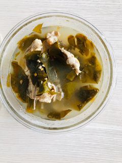 Hình của món Canh gà lá giang.