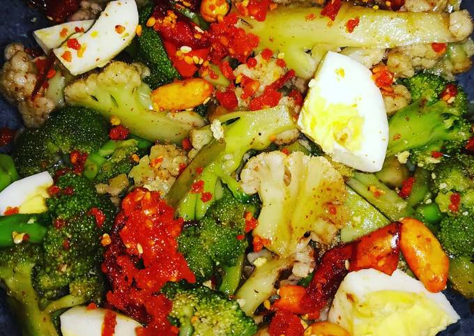 Салат из цветной капусты и брокколи пошаговый рецепт с