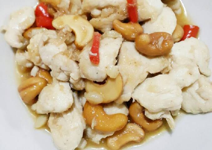 Ayam kacang mete