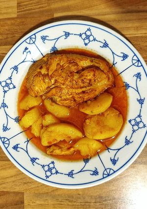 صورة لوصفة دجاج و بطاطا بالفرن