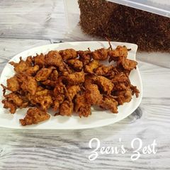 A picture of Chugur/ Dried Tender Tamarind Leaves Fritters.