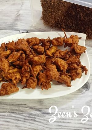 A picture of Chugur/ Dried Tender Tamarind Leaves Fritters.