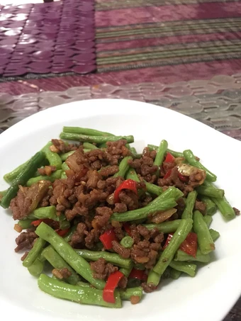 Langkah Mudah untuk Membikin Resep  Oseng buncis daging cincang yang Bikin Ngiler, Lezat