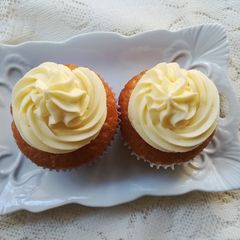 A picture of Easy vanilla cupcakes.