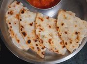 A picture of roti chawal