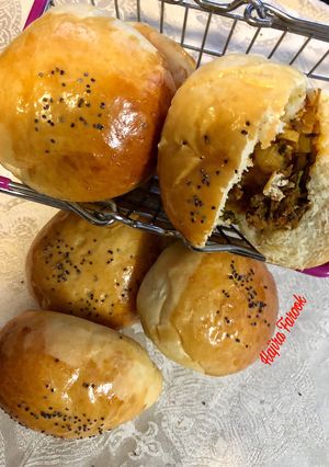 A picture of Meat Buns.