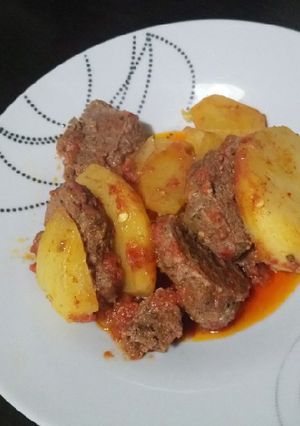 O poză a rețetei Mâncare de cartofi cu chiftele.