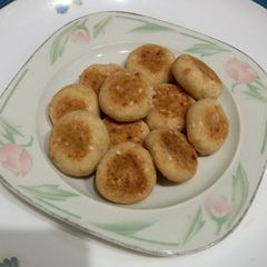 A picture of Diet biscuits with brown sugar and sesame.
