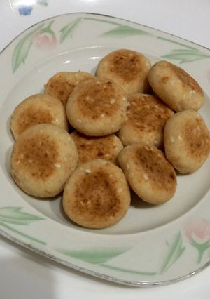 A picture of Diet biscuits with brown sugar and sesame.