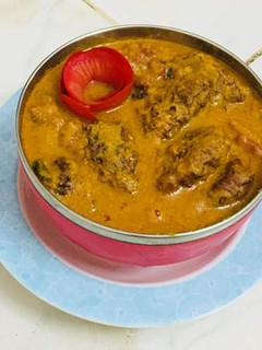 சுரைக்காய் உருண்டை குழம்பு (Suraukkaai urundai kulambu recipe in tamil) செய்முறை முக்கிய புகைப்படம்