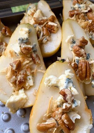 Una foto de Peras con roquefort y nueces