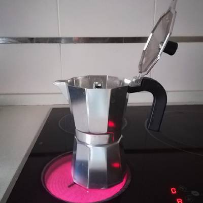 Cómo usar una cafetera moka: 8 Pasos (con imágenes)