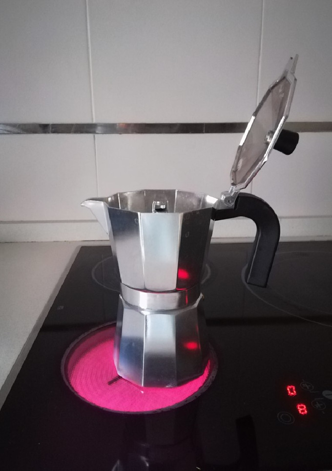 Una foto de Café en cafetera italiana (Vitrocerámica)