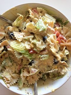 Una foto de Ensalada de pasta con mahonesa de curry