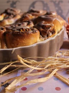 Una foto de Cinnamon rolls de choco negro