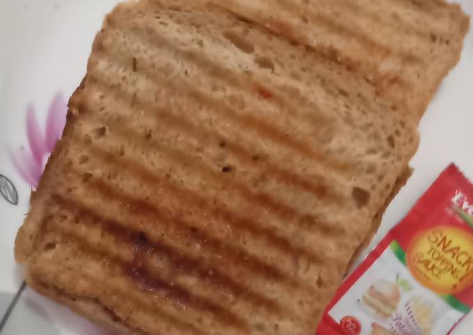 Grilled brown bread toast