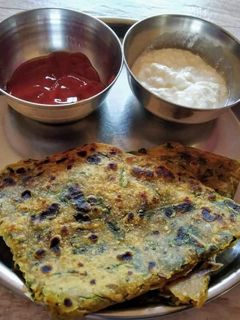 मेथी पराठा (methi paratha recipe in marathi) रेसिपी चे मुख्य फोटो