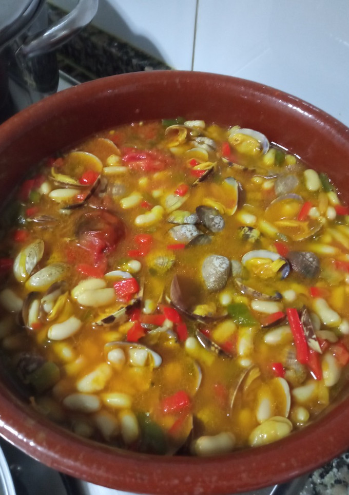 Una foto de Habas con almejas