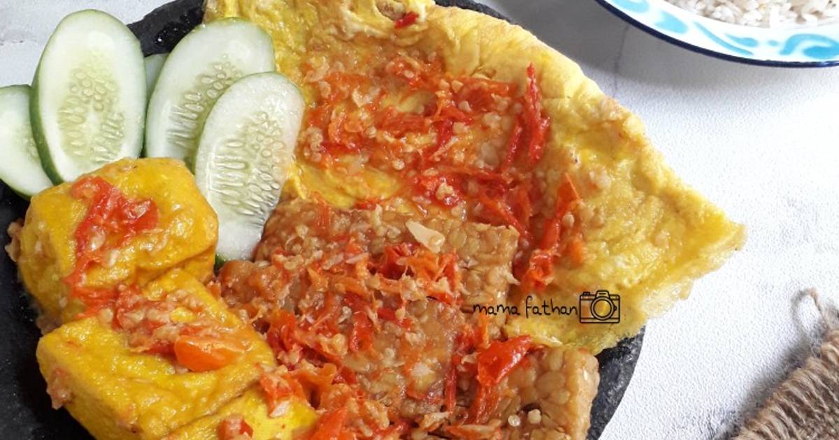 Resep Penyetan Tahu Tempe Telur Oleh Mama Fathan Cookpad