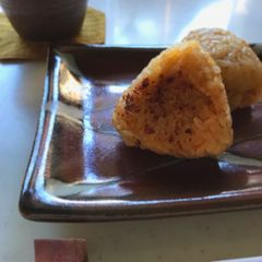 A picture of Grilled rice balls（yakionigiri）.
