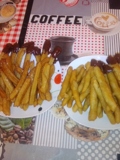 Una foto de Mini churros y porras caseros en MC