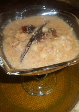 Una foto de Copa de mazamorra con canela y ciruelas