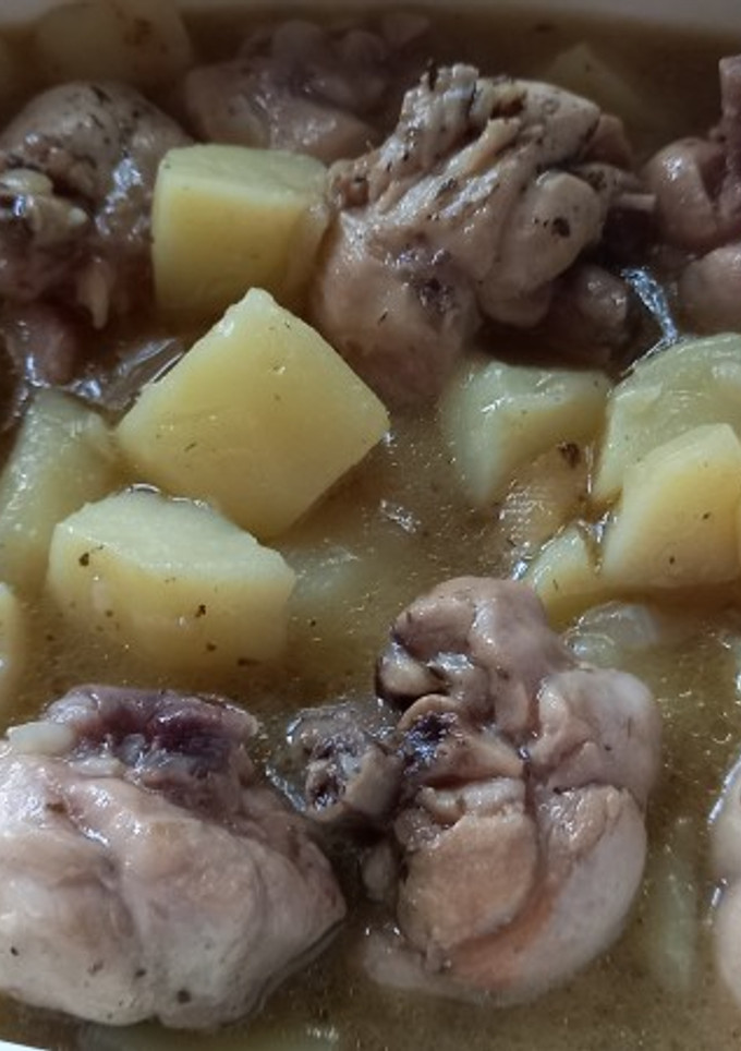 Una foto de 180. Pollo en salsa