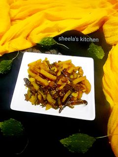করলা আলু ভাজা (karola aloo bhaaja recipe in Bengali) রেসিপির প্রধান ছবি