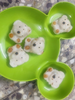 டெடி பேர் வடிவத்தில் வேக வைத்த உப்பு உருண்டை (Uppu urundai recipe in tamil) செய்முறை முக்கிய புகைப்படம்