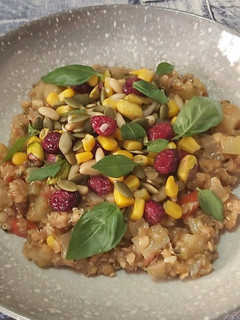 Una foto de Ensalada de lentejas y quinoa vegana